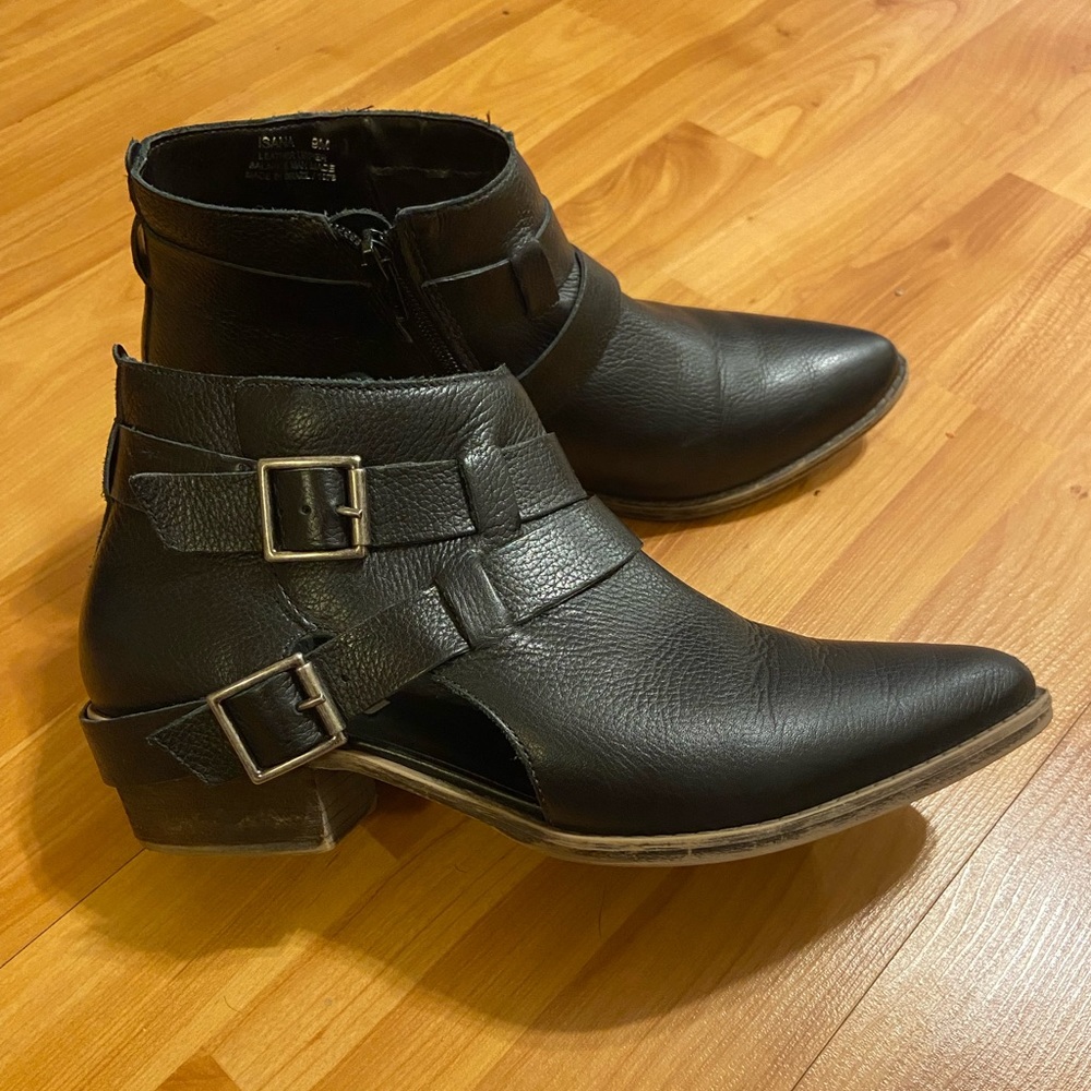 Steve Madden Black Leather Cutout Ankle Boots with Buckles